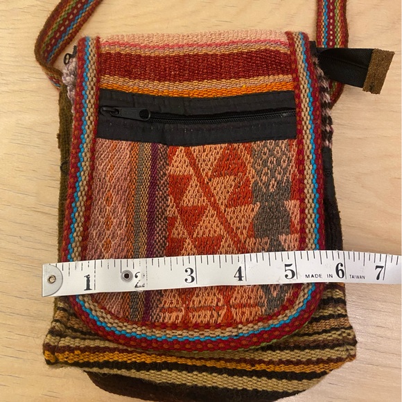 NWOT Red knit purse - Picture 2 of 8